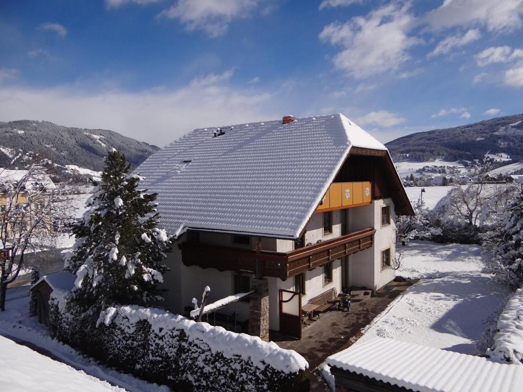 Haus Edelweiss Apartamento Sankt Margarethen im Lungau Exterior foto