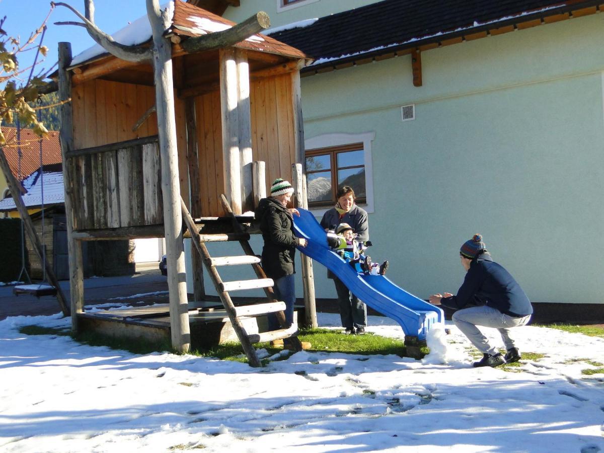 Haus Edelweiss Apartamento Sankt Margarethen im Lungau Exterior foto